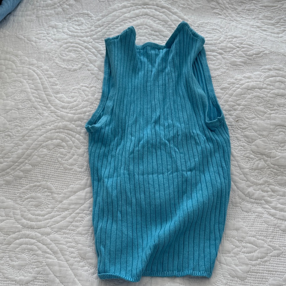 Sleeveless Ribbed Top - Picture 3 of 3